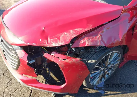 2018 Hyundai Elantra Sport z USA, uszkodzony, nr VIN KMHD04LB7JU612045